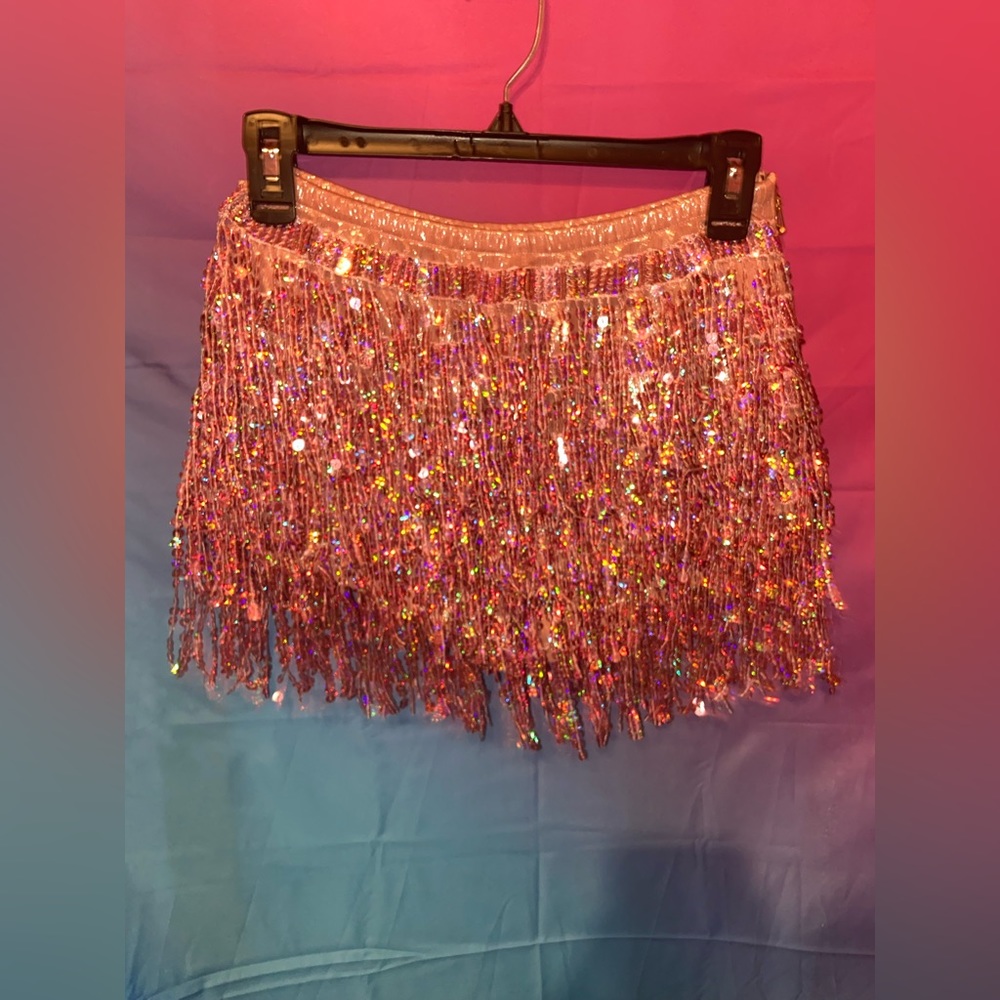 Small pink shiny skirt !